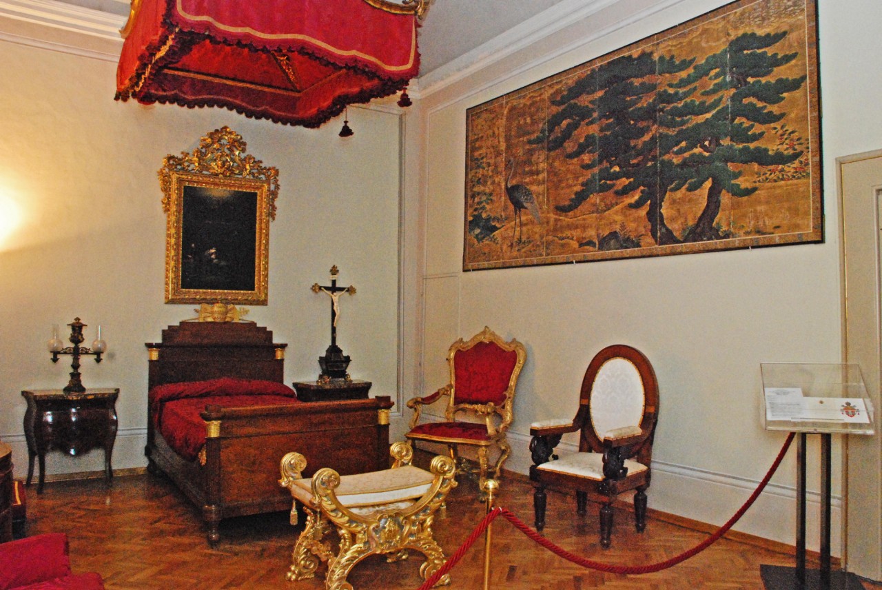 Leggi altro - 10 - LA CAMERA DEL PAPA