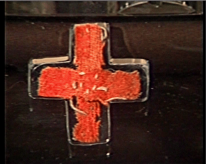 Leggi altro - Quattro piccole croci